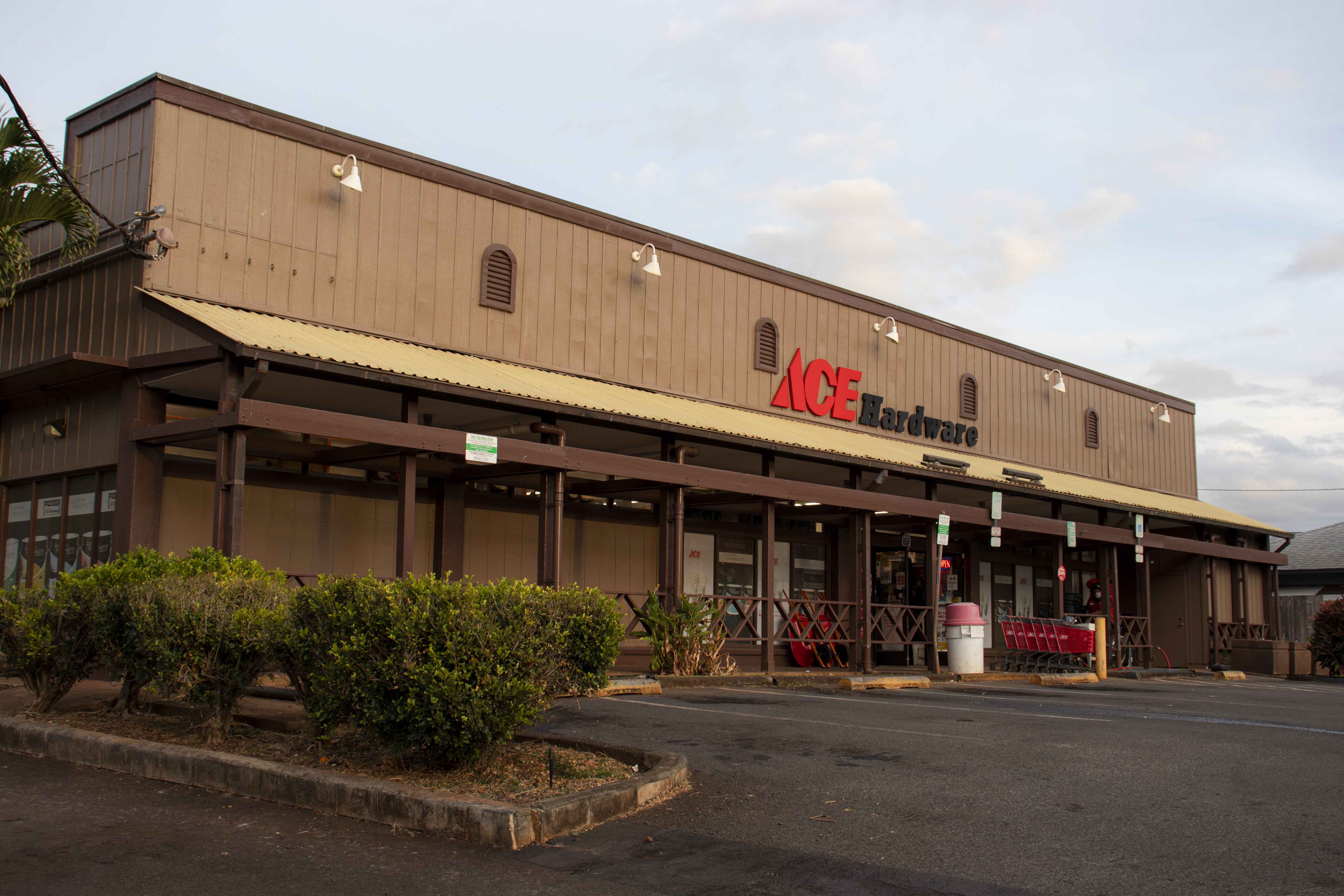 Commercial building exterior repainting project in Oahu, Hawaii