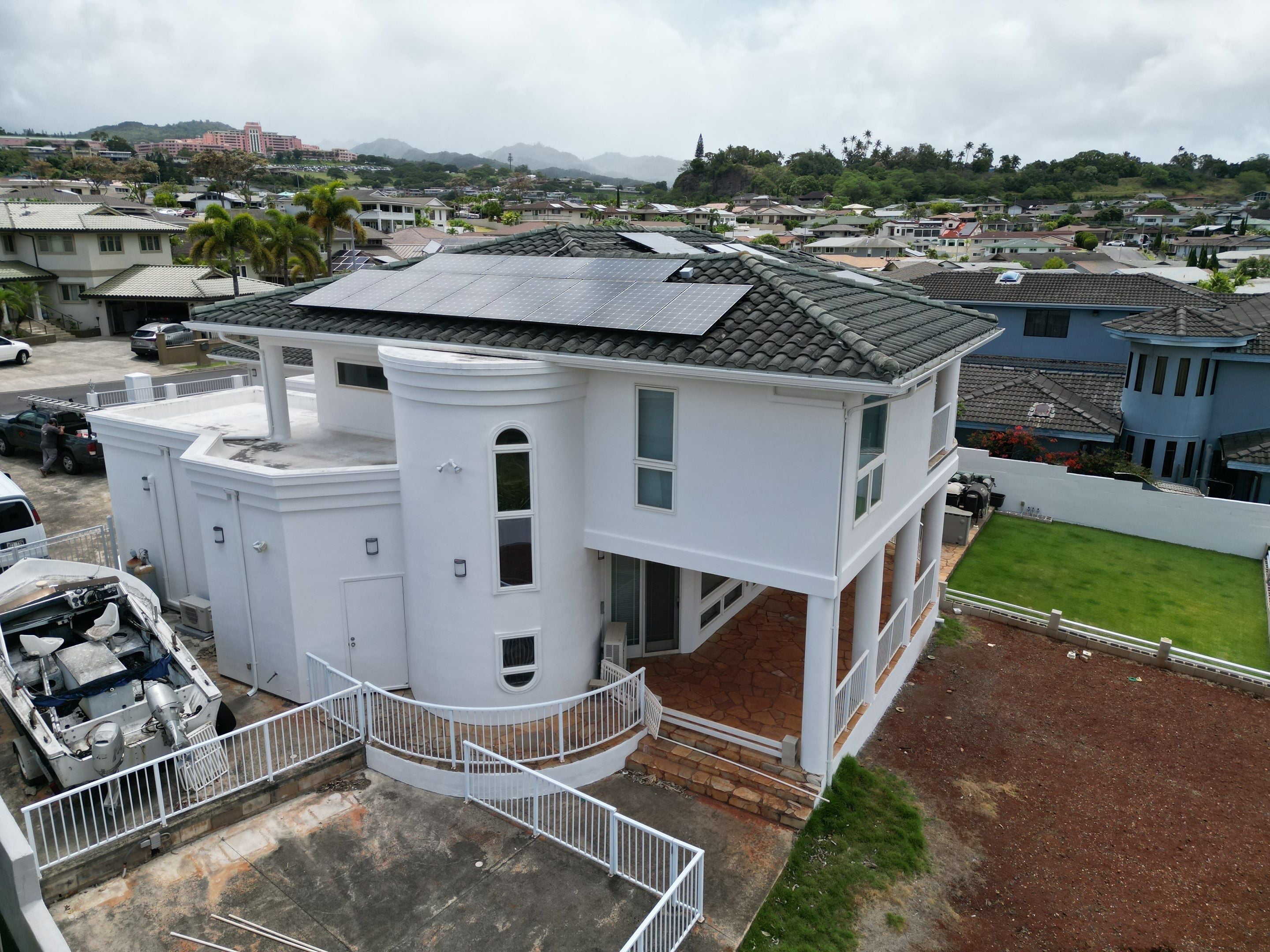 Two-story home exterior repainted in Waipahu, Oahu